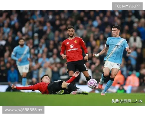 曼联进攻组织混乱问题影响球队稳定性,关键战能力受到检验 曼联进攻组织混乱问题影响球队稳定性,关键战能力受到检验