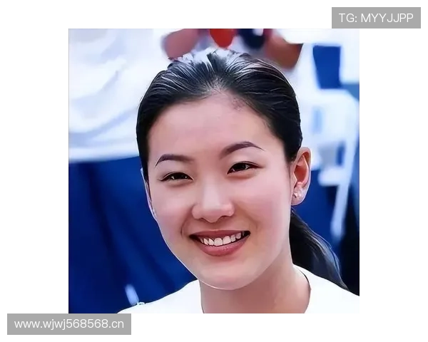 伏明霞买菜那画面，网友：奥运冠军和邻家大嫂没区别？