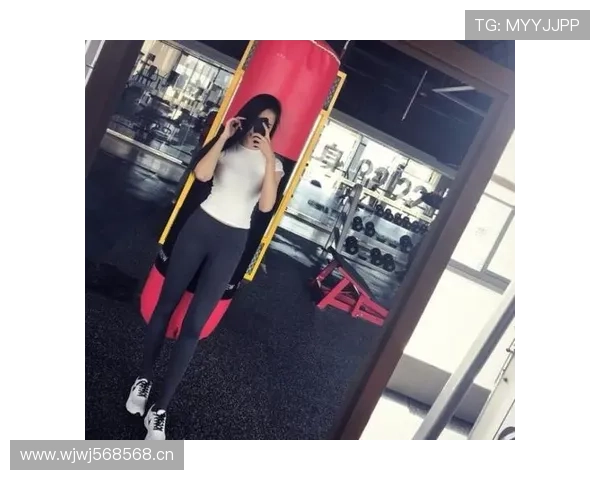 埃琳·安德森健身房秒变时尚秀场，谁说运动员就不能抢镜？